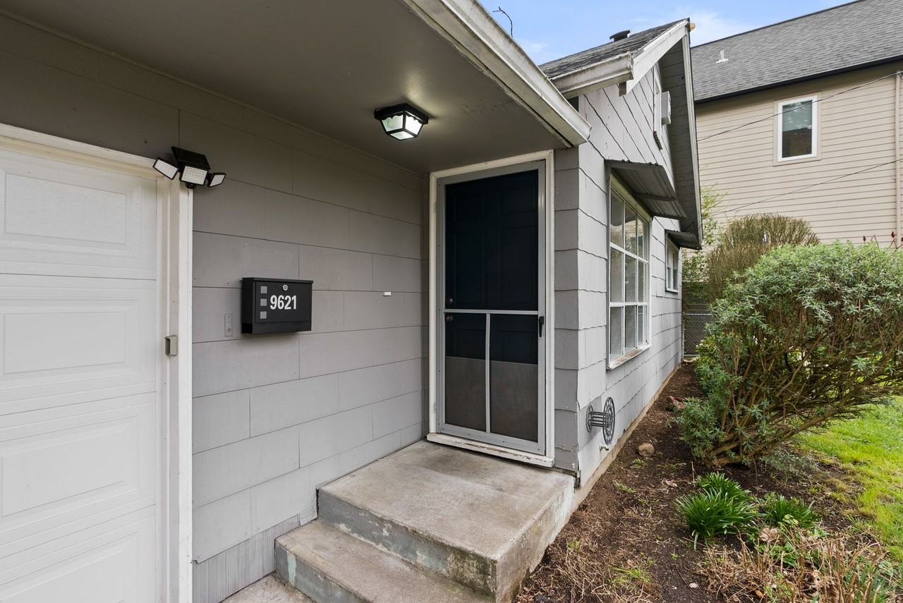 9621 N Pier Park Pl - Photo 2 of 20