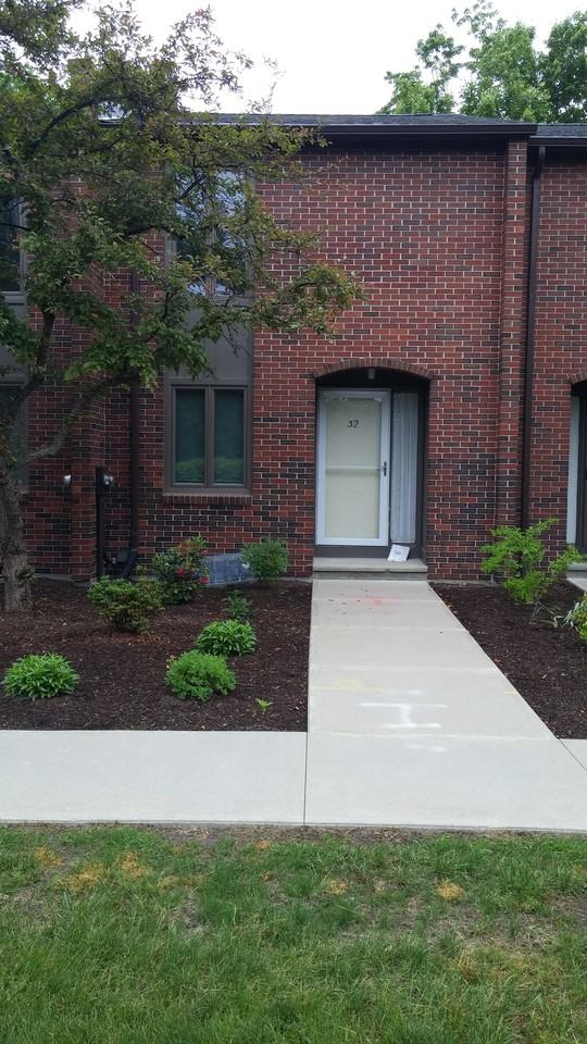 32 Webster Ct #32