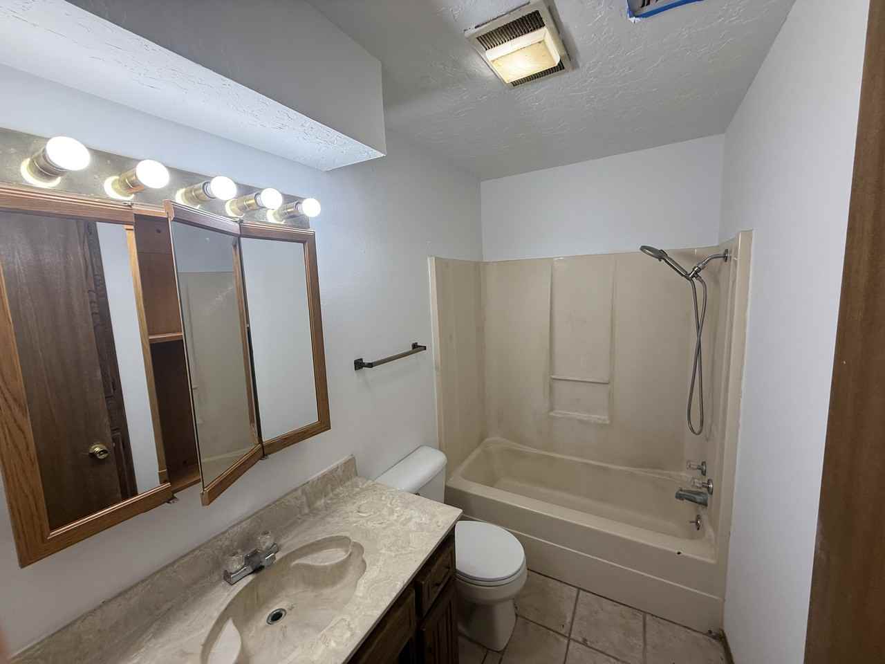 621 S Constant Ave #1 - Photo 7 of 7