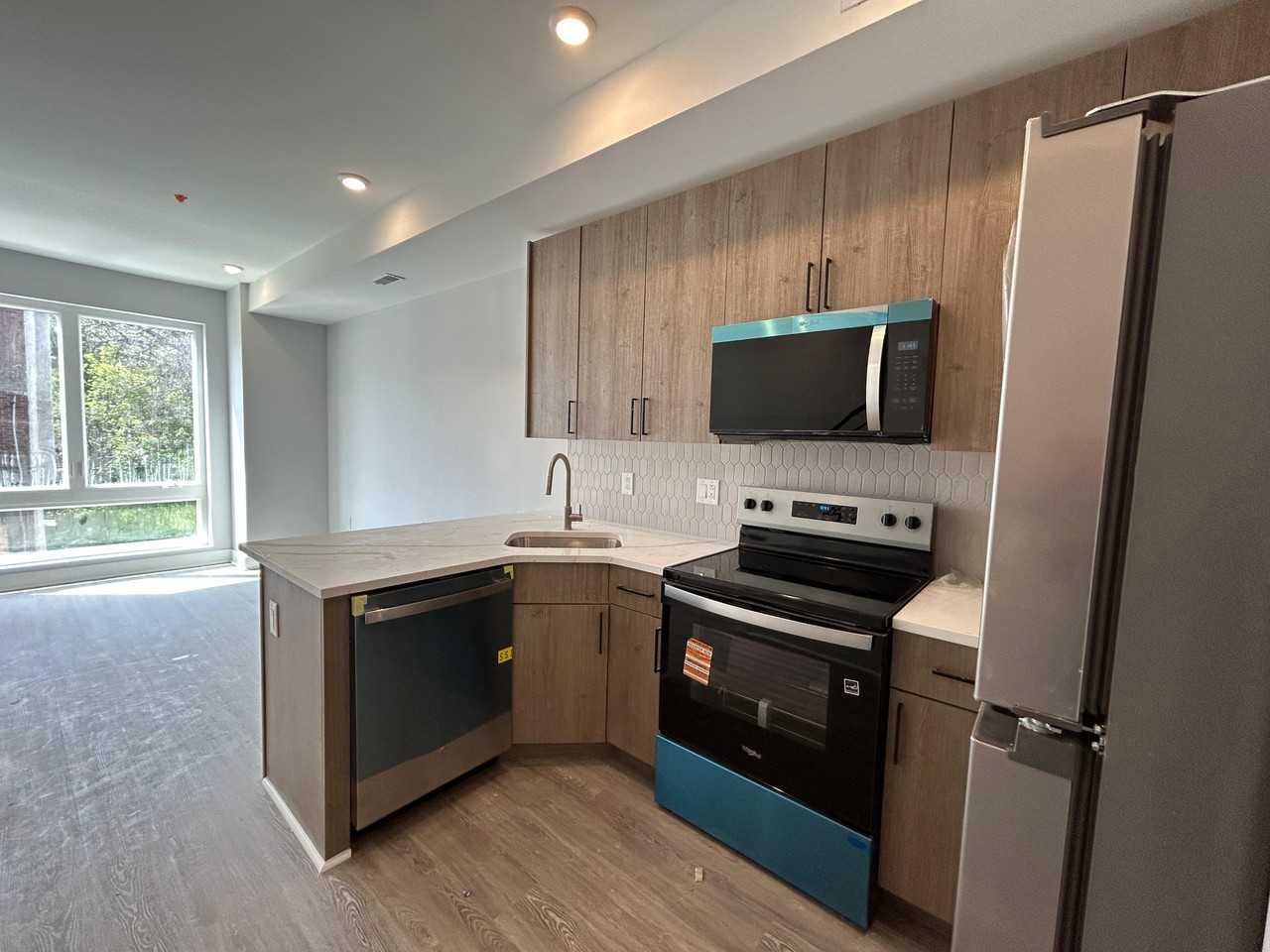 2205 N Franklin St #2 - Photo 3 of 27
