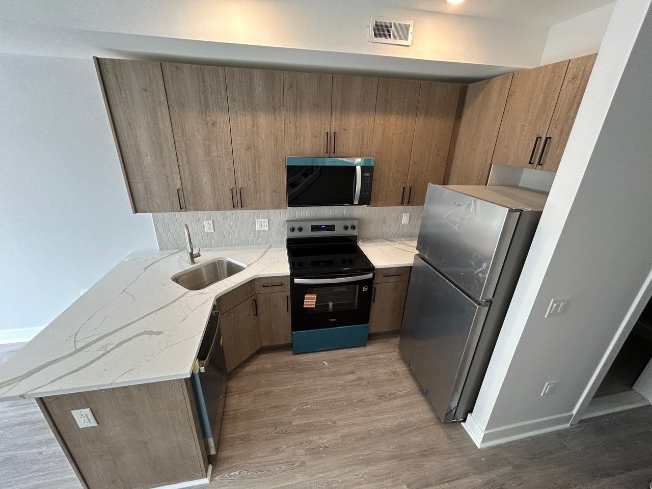 2205 N Franklin St #2 - Photo 4 of 27
