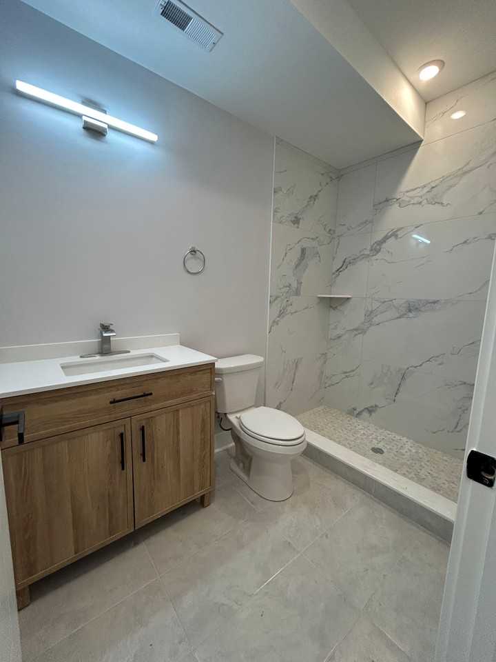 2205 N Franklin St #2 - Photo 6 of 27