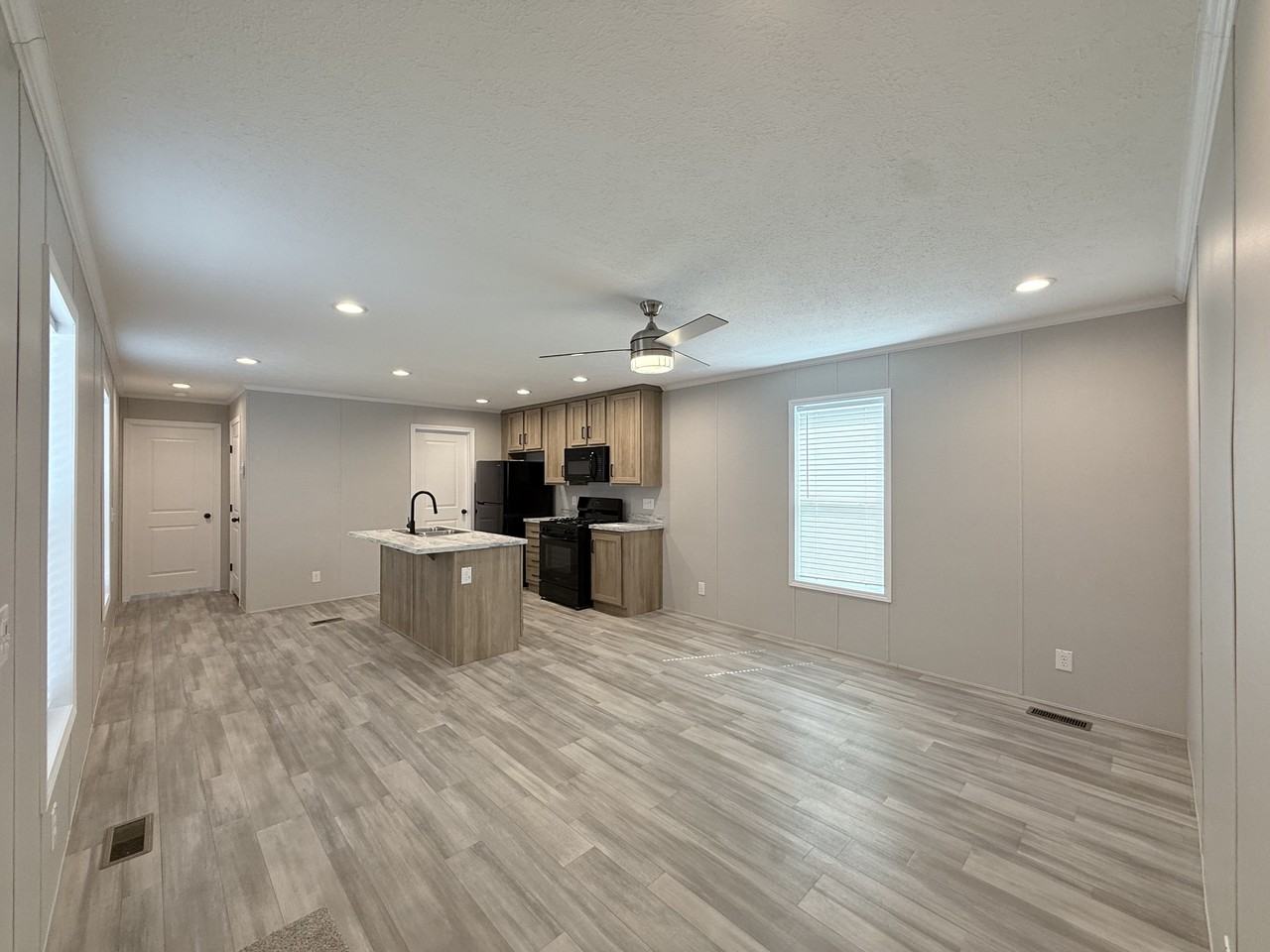 52962 N Yorktown Ct #168 - Photo 2 of 24