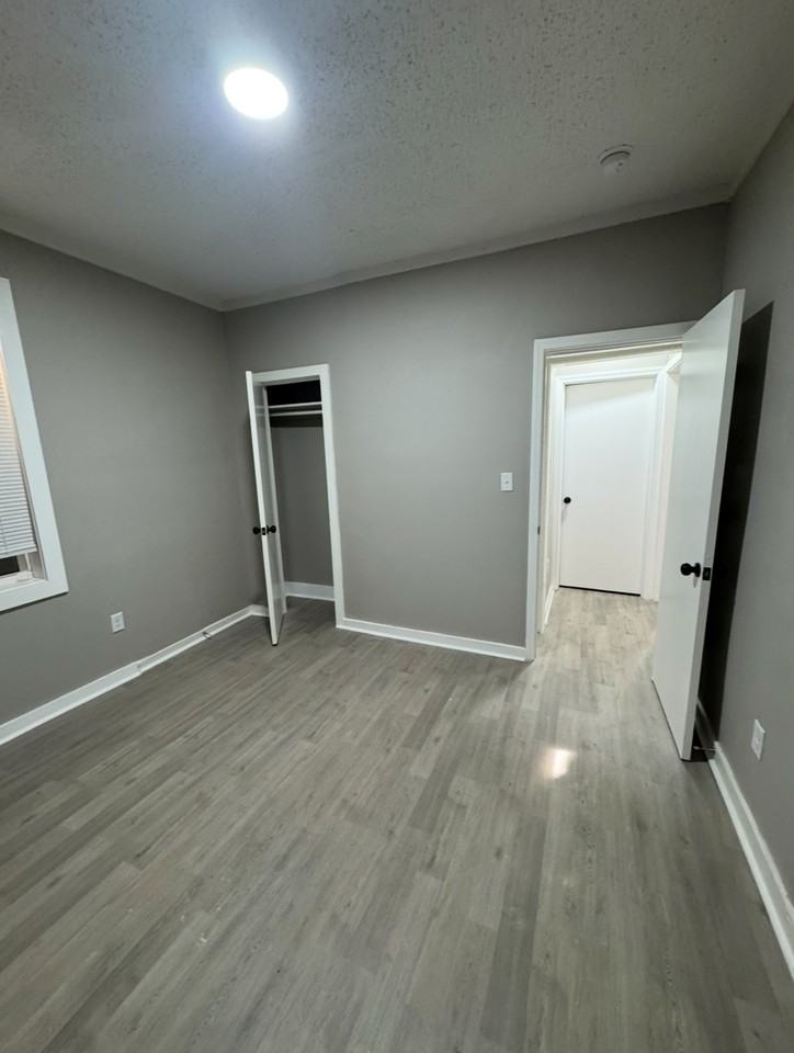 1006 Emmie St - Photo 2 of 10