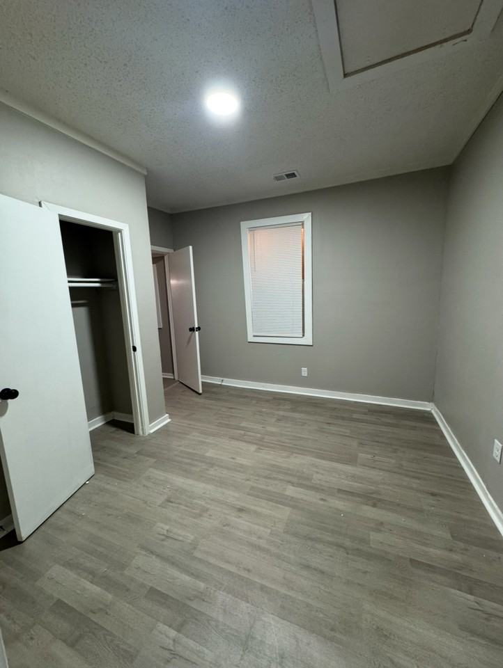 1006 Emmie St - Photo 6 of 10