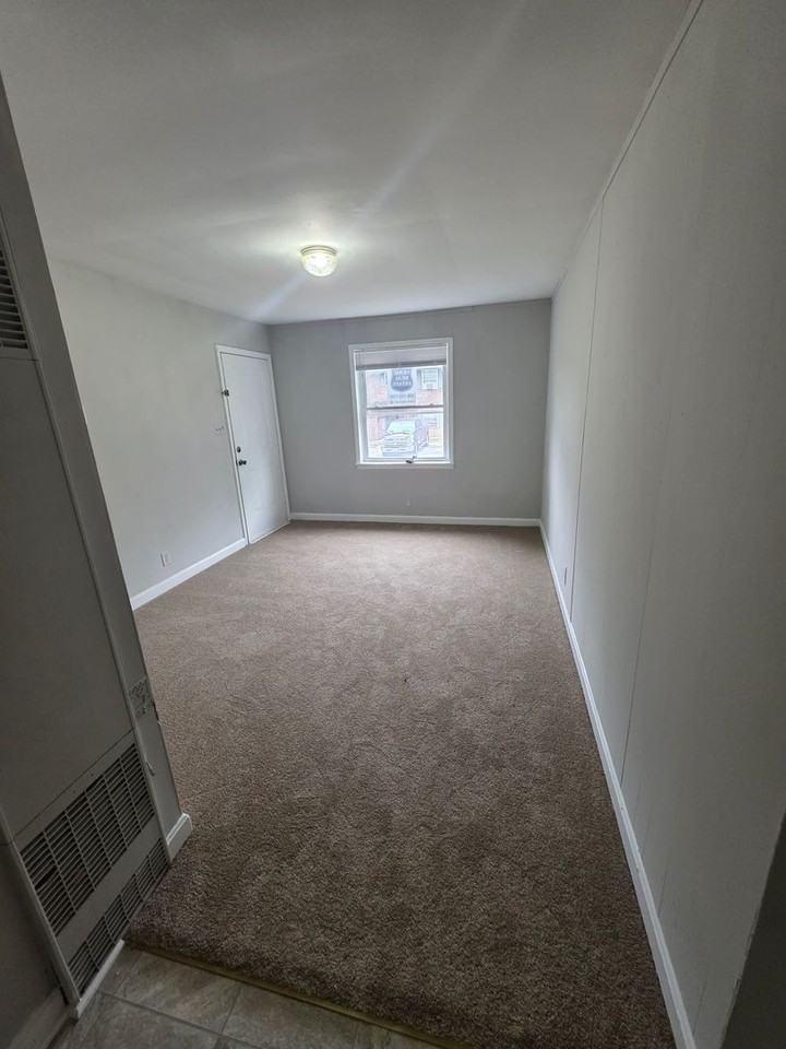 2326 Cherry St #B - Photo 4 of 9
