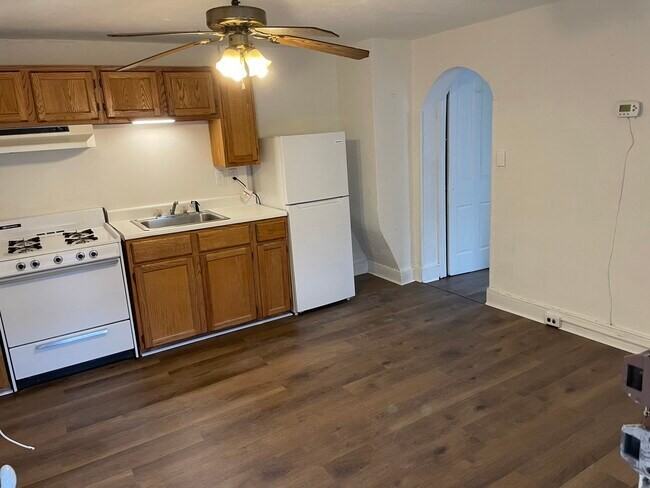 32 S 3rd St #2 - Photo 3 of 11