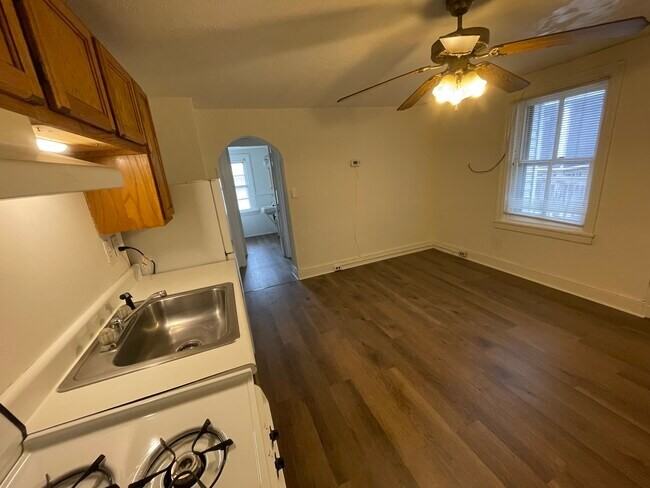 32 S 3rd St #2 - Photo 4 of 11