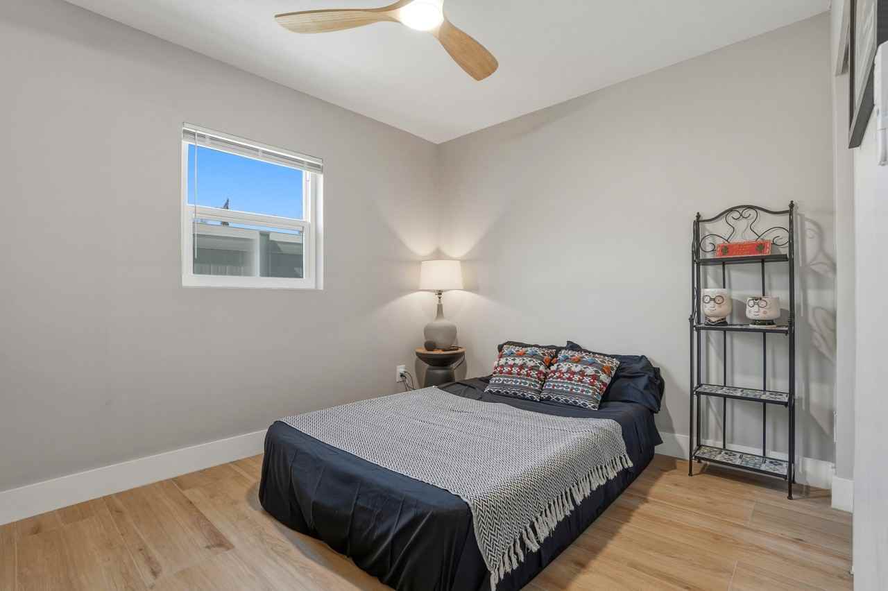 411 42nd Ave Ne #1 - Photo 7 of 19