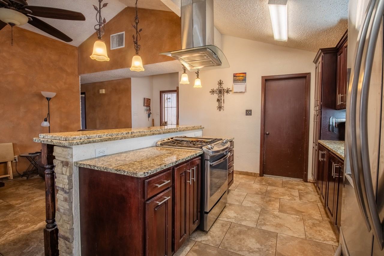 1980 Buchanan Ave #1 - Photo 4 of 12