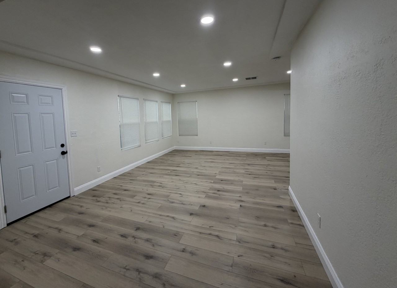 1207 El Tejon Ave #1 - Photo 2 of 11
