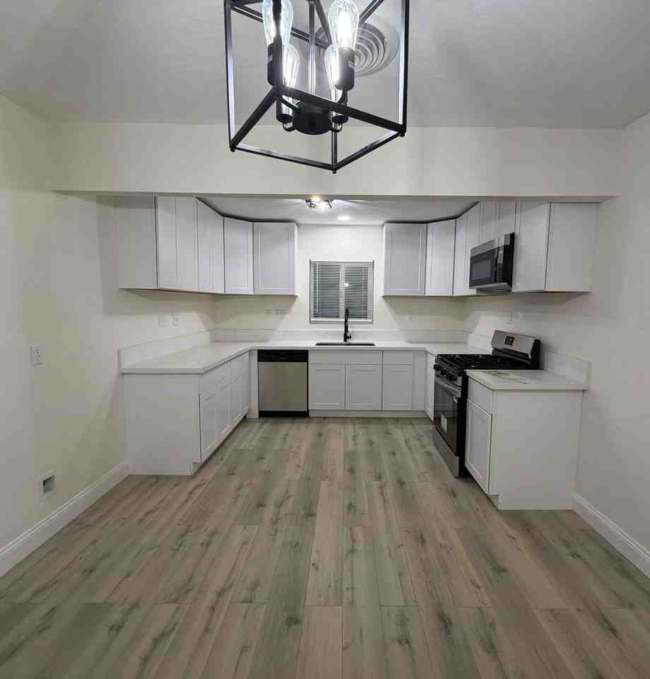 1207 El Tejon Ave #1 - Photo 3 of 11