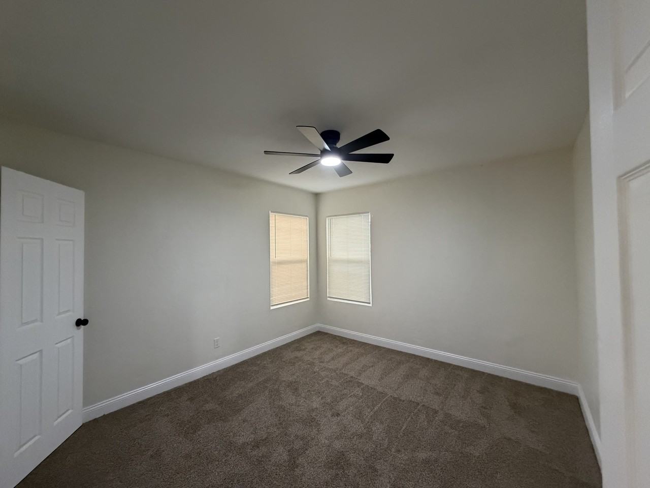 1207 El Tejon Ave #1 - Photo 6 of 11