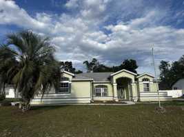 featured image of 10061 Sw 74th Ter #1