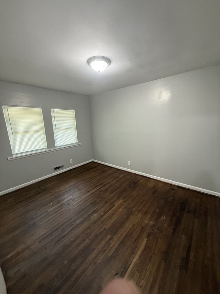 1905 2nd St Nw #1 - Photo 7 of 33
