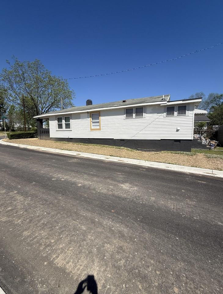 537 37th Ter W #1 - Photo 3 of 18