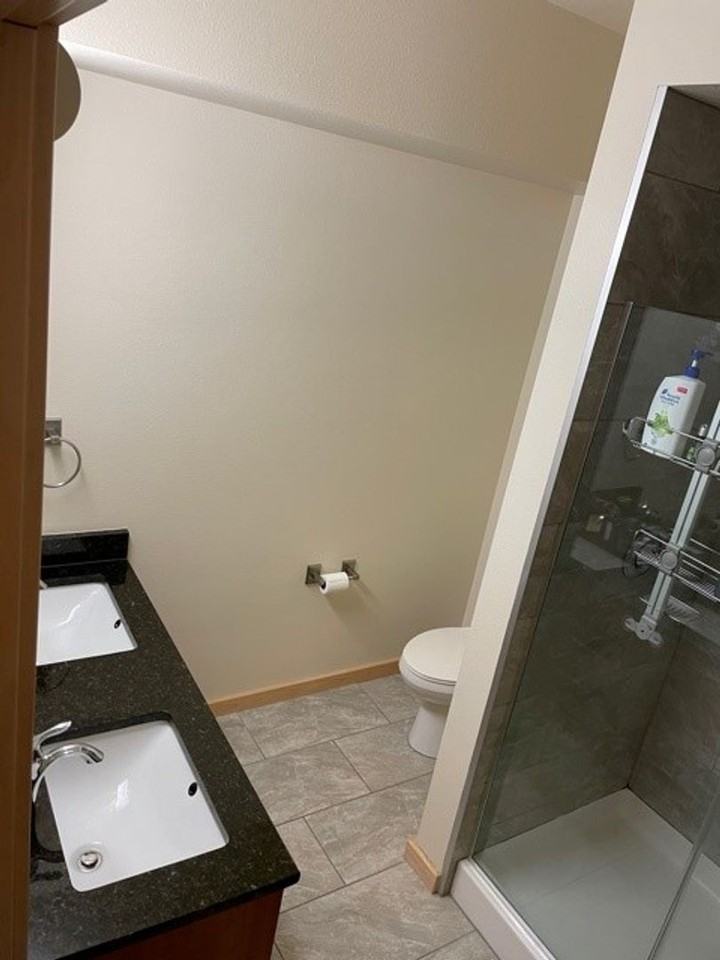 Oregon Apartments - Photo 5 of 29