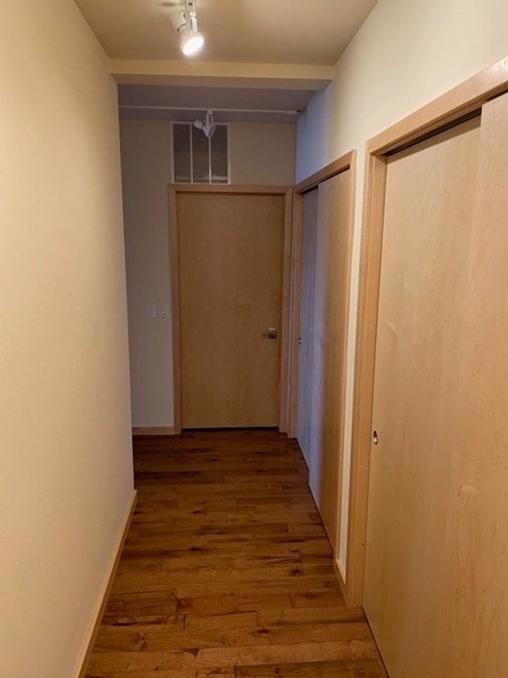 Oregon Apartments - Photo 7 of 29