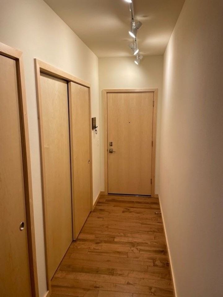 Oregon Apartments - Photo 6 of 29