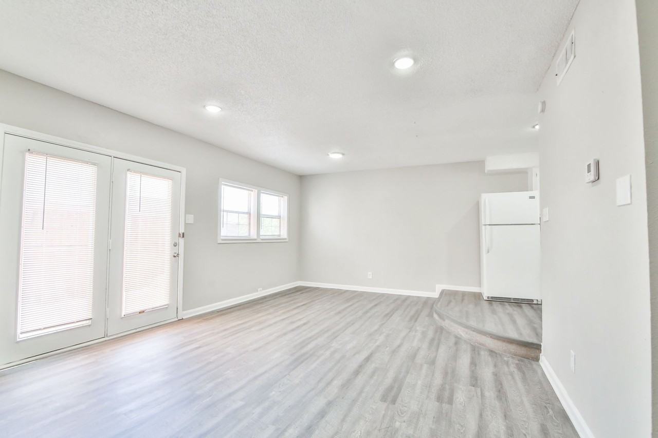5202 Kenosha Ave - Photo 6 of 50