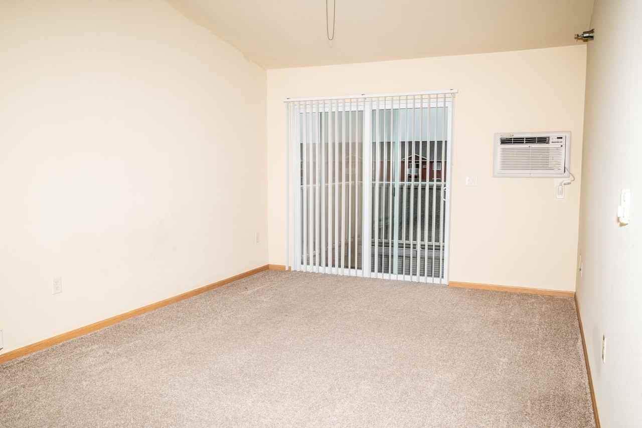 Berry Pointe Luxury Apartments - Photo 3 of 28