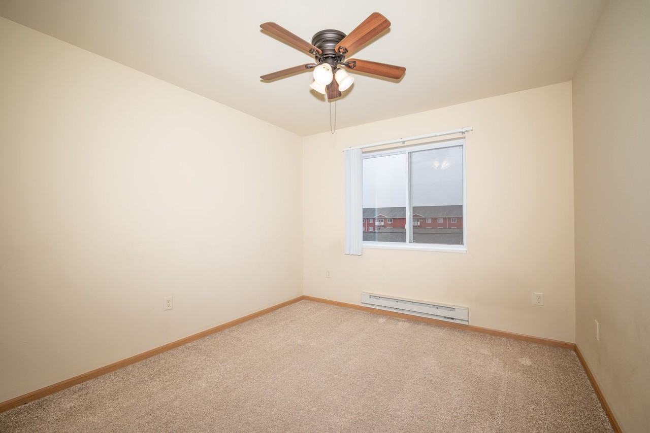 Berry Pointe Luxury Apartments - Photo 4 of 28