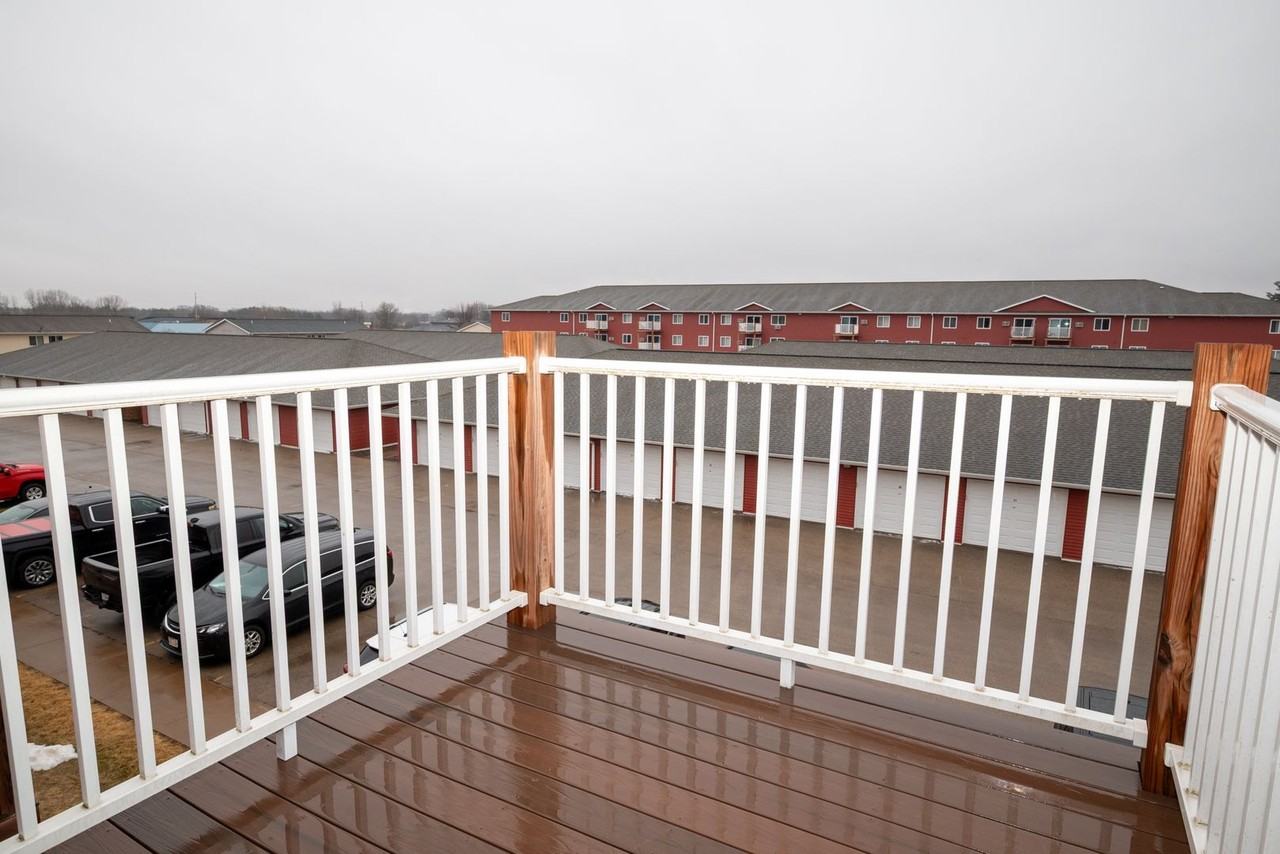 Berry Pointe Luxury Apartments - Photo 5 of 28