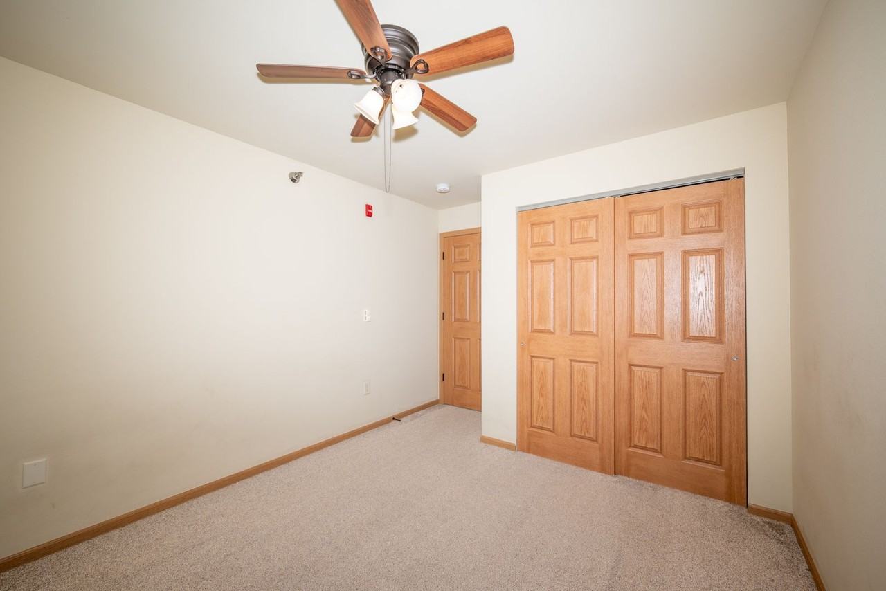 Berry Pointe Luxury Apartments - Photo 6 of 28