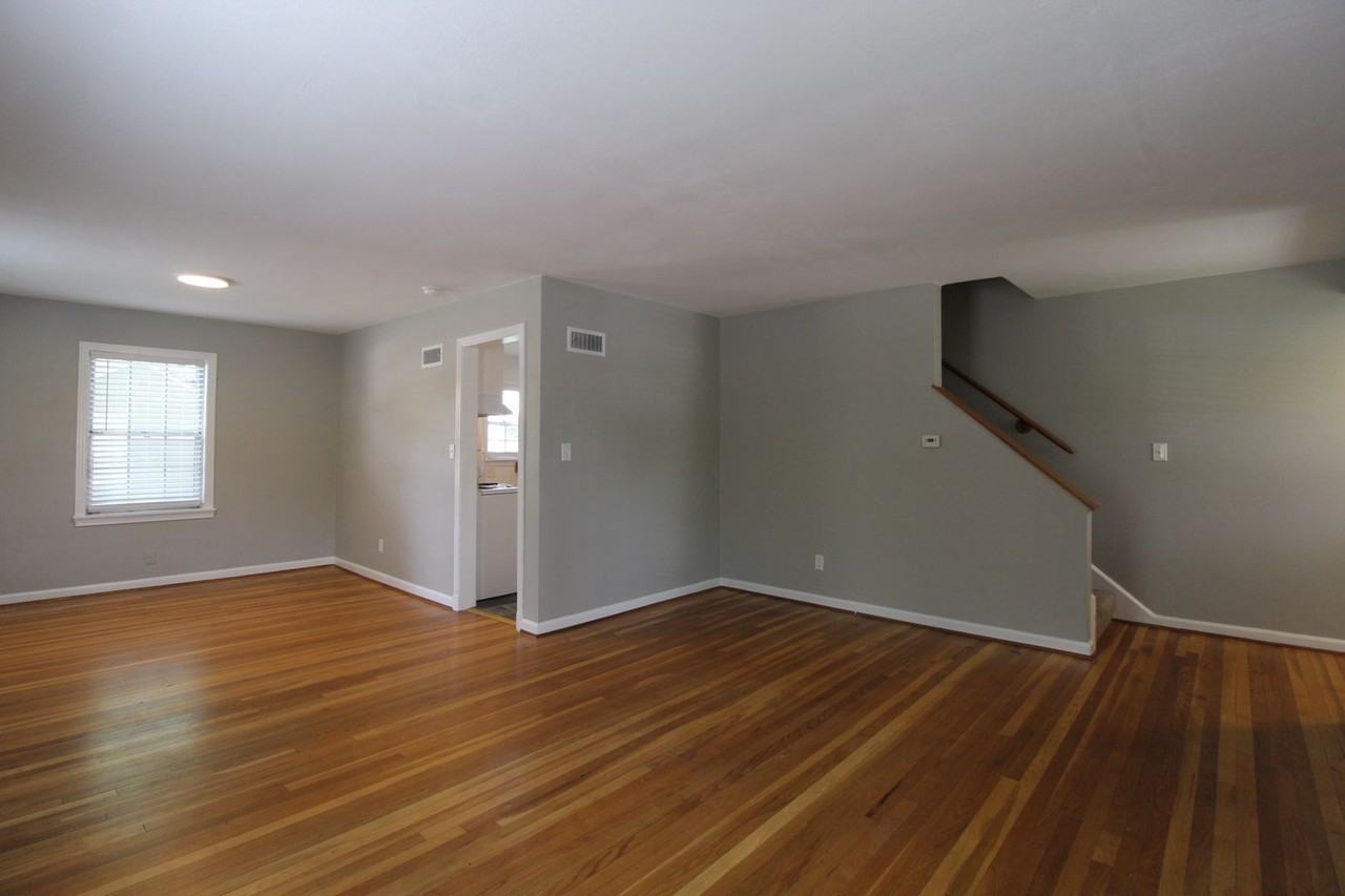 7544 Terrace St - Photo 3 of 11