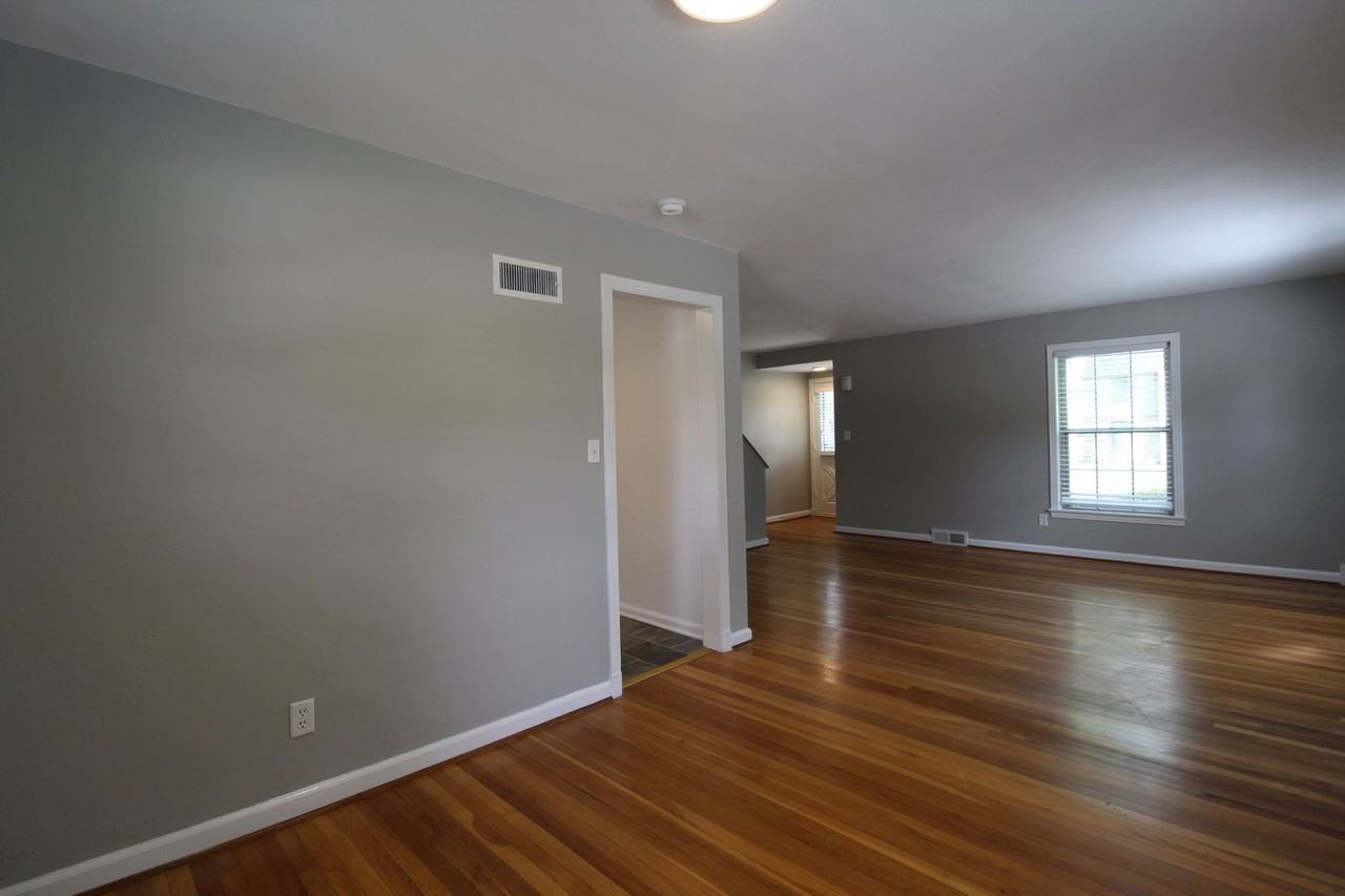 7544 Terrace St - Photo 4 of 11