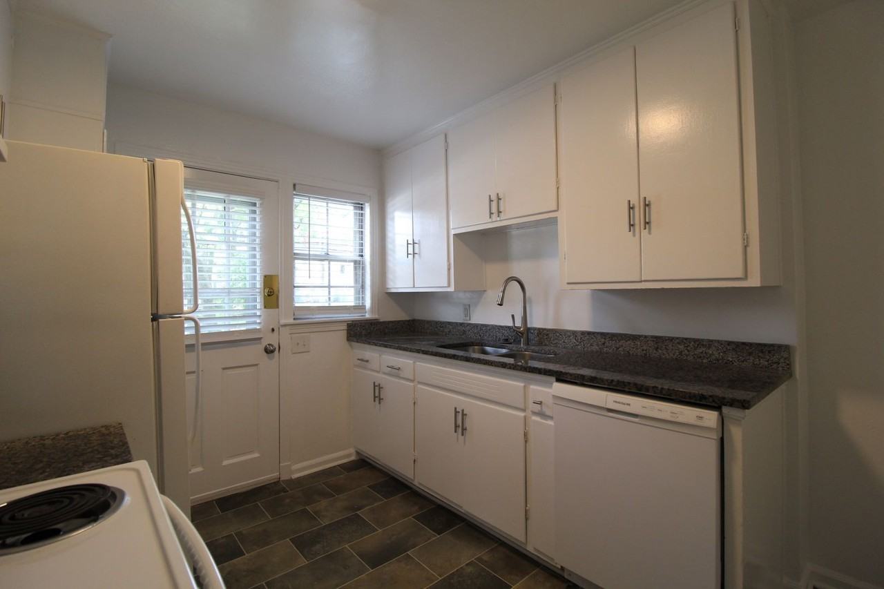 7544 Terrace St - Photo 5 of 11