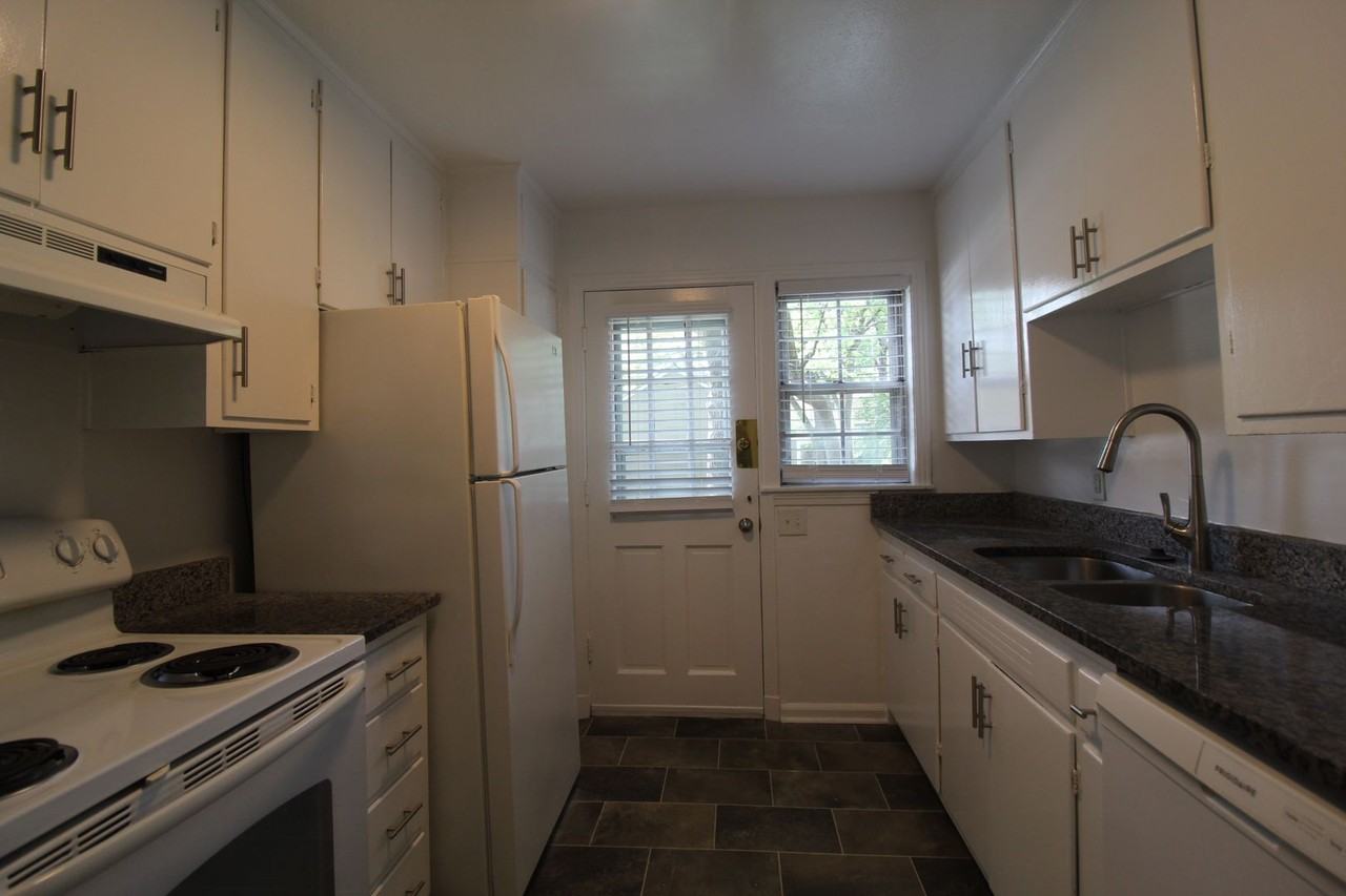 7544 Terrace St - Photo 6 of 11