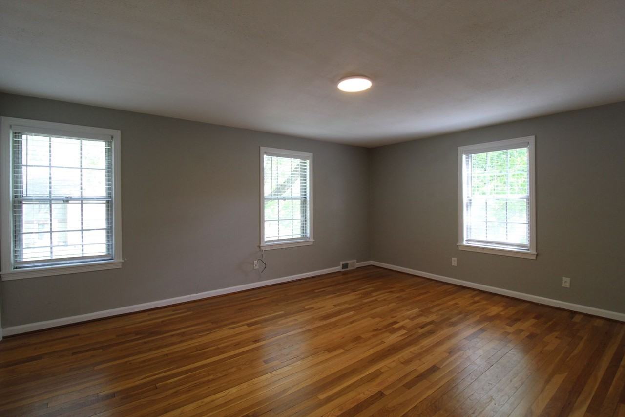 7544 Terrace St - Photo 7 of 11