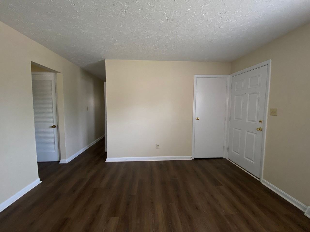 537 Asbury Ln - Photo 2 of 17