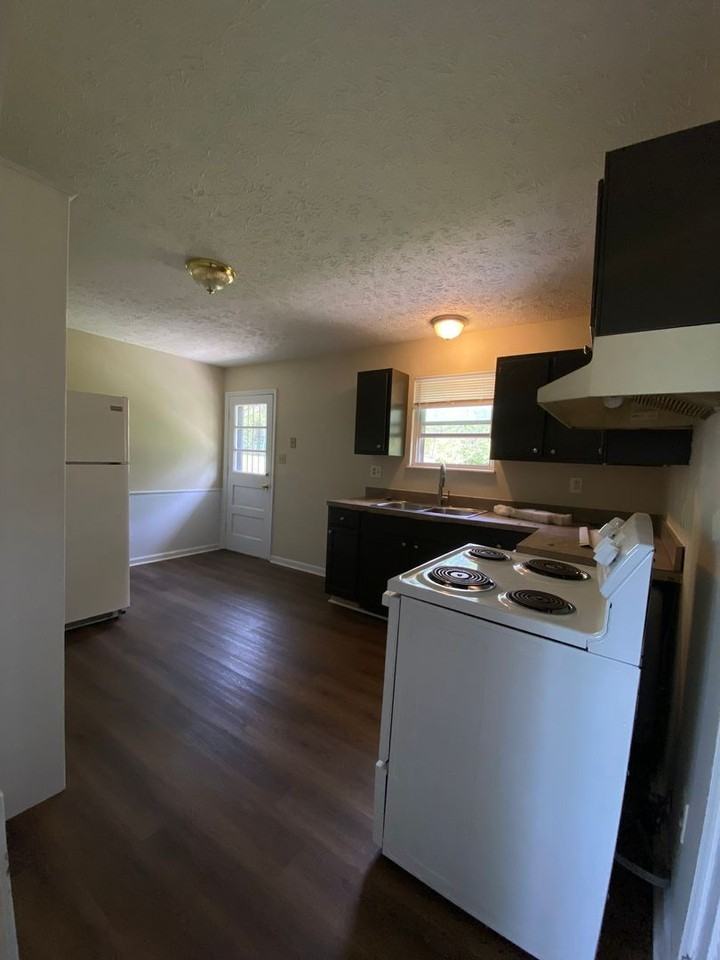 537 Asbury Ln - Photo 4 of 17