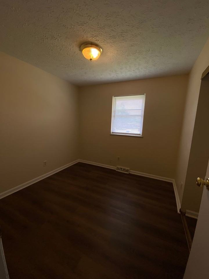 537 Asbury Ln - Photo 7 of 17