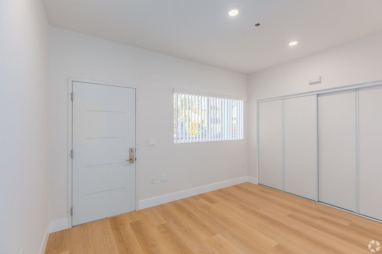 Pacific Heights II - Photo 5 of 50