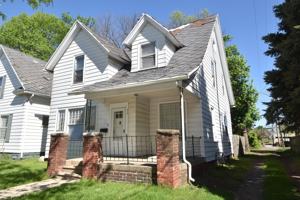 featured image of 913 E Washington St
