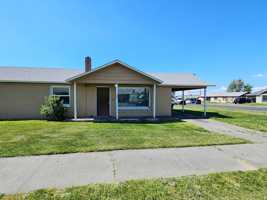 featured image of 1104 S Grand Dr