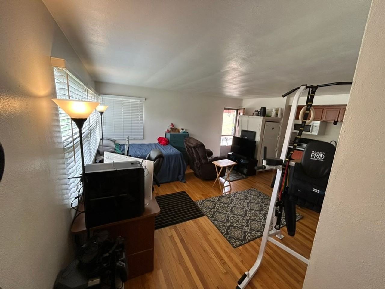 509 Midvale - Photo 2 of 10