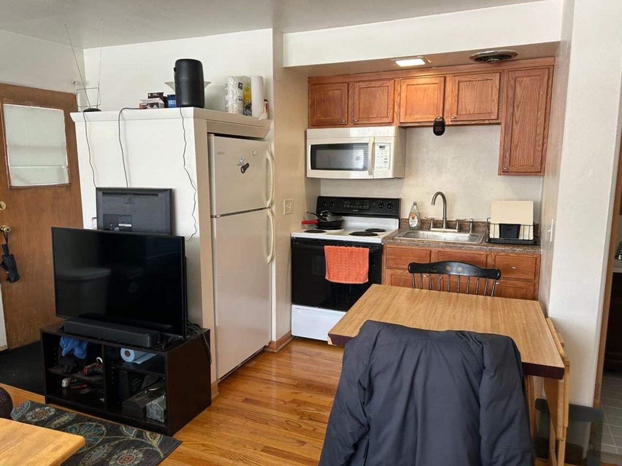 509 Midvale - Photo 7 of 10