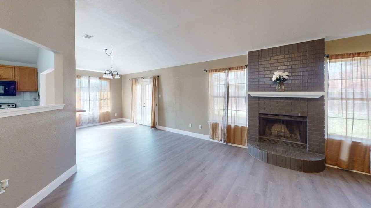 4205 Bluestem Ln - Photo 5 of 32