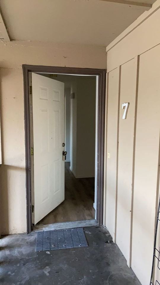 742 32nd Ave Se #7 - Photo 3 of 22
