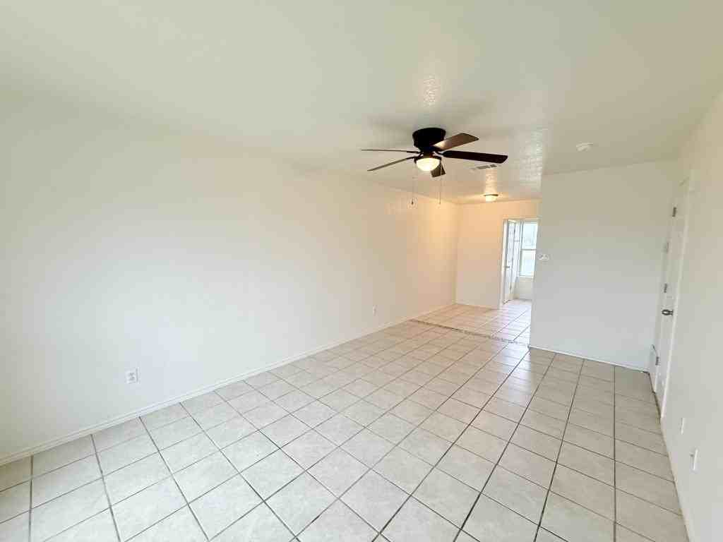1210 Industrial Blvd Apt C - Photo 3 of 24