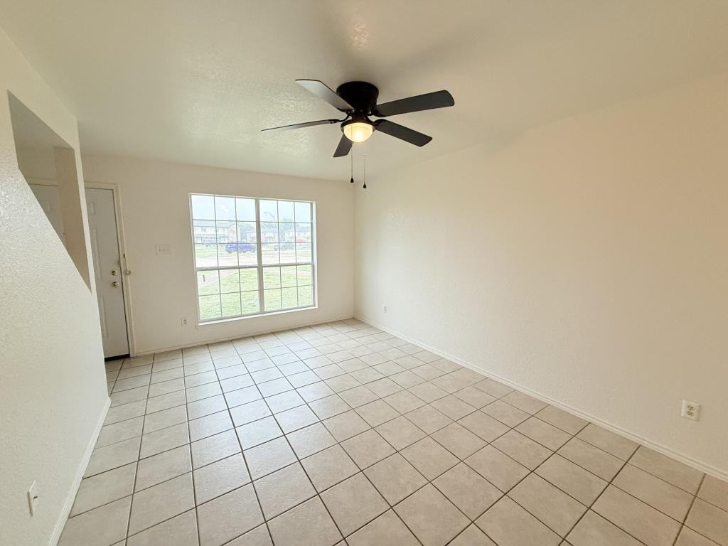 1210 Industrial Blvd Apt C - Photo 4 of 24