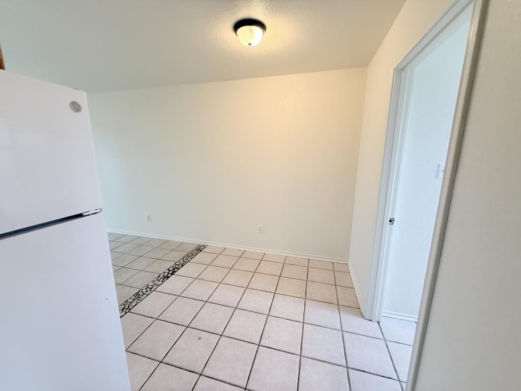 1210 Industrial Blvd Apt C - Photo 6 of 24