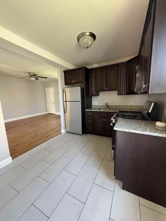 7072 Plain St - Photo 4 of 6