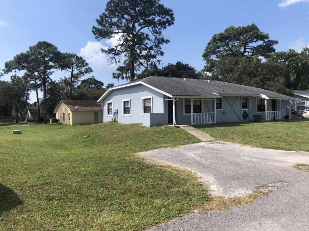 452 N Sams Pt - Photo 2 of 14