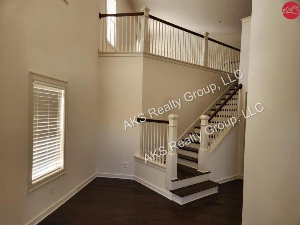 4613 Riverview Dr - Photo 2 of 20