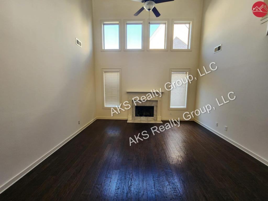 4613 Riverview Dr - Photo 4 of 20